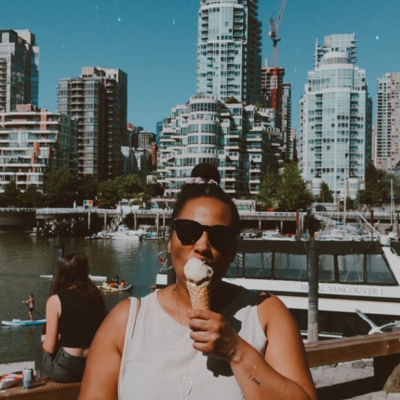 Meet your Posher, Rheba - Picture 1 of 1